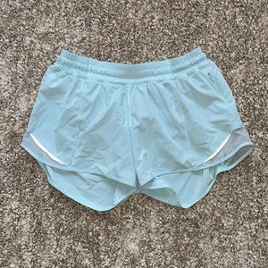 Lululemon - Hotty Hot 4in - 8 Tall - low-rise - Ice blue